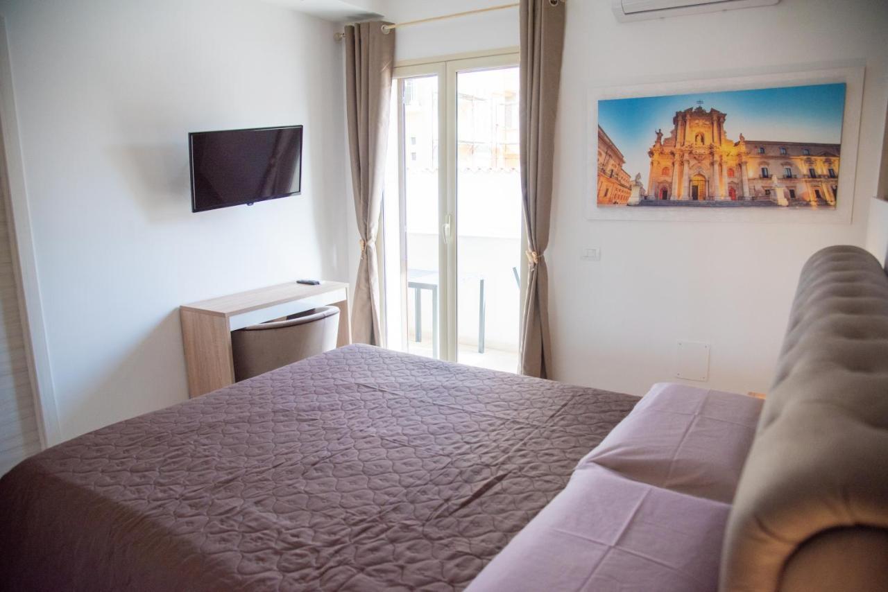 סירקוזה A & G Relax Rooms מראה חיצוני תמונה